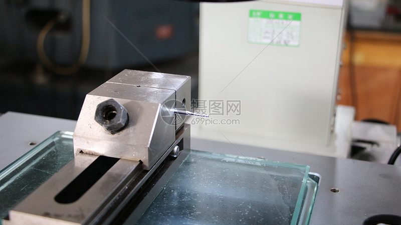 成都数控磨床：精密加工的得力助手